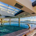 Luxury 3 Bedroom Private Apt In Beachfront Hotel