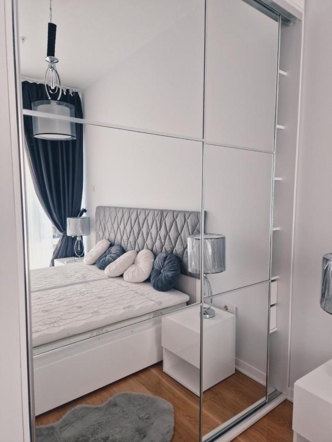Luxury 3 Bedroom Private In Beachfront Apartment *